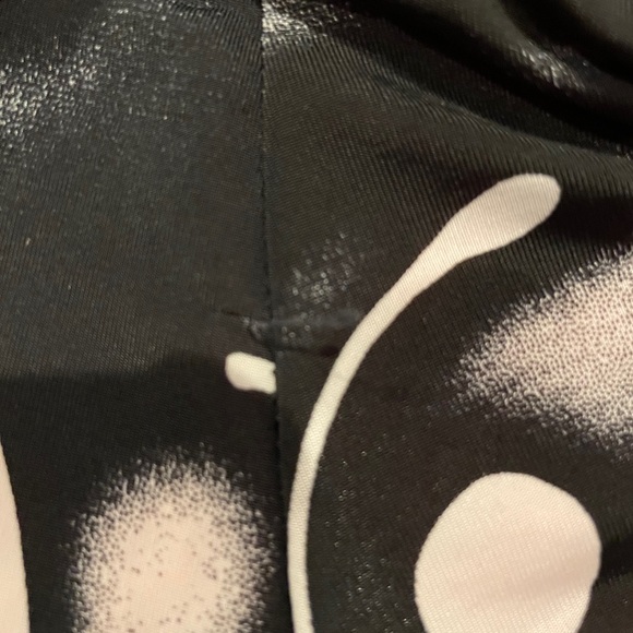 Black and White Skirt - Picture 9 of 9